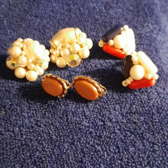 Vintage Clip Earrings - Picture 1 of 7